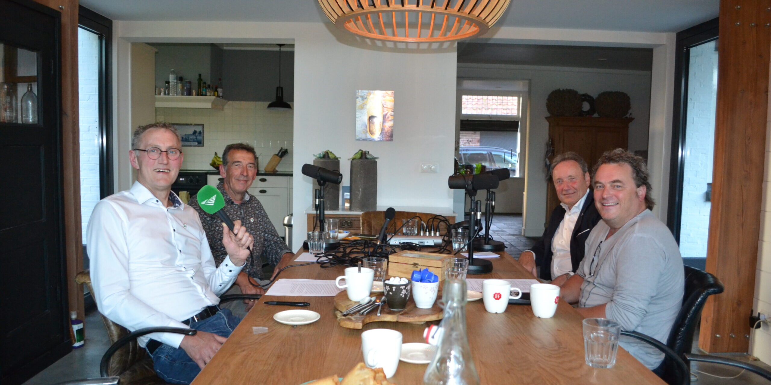 Podcast Ie stoat niet alleen Podcast Ie stoat niet alleen